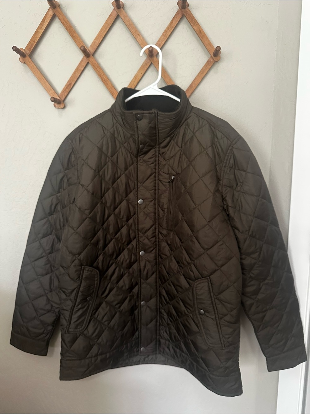 Men's Quilted Puffer Jacket in Dark Brown